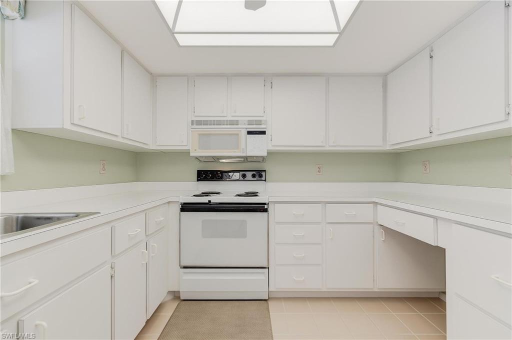 YACHT CLUB COLONY - Residential