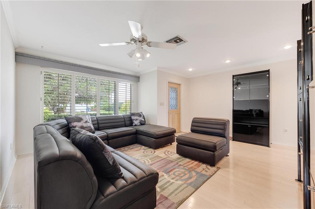 YACHT CLUB COLONY - Residential