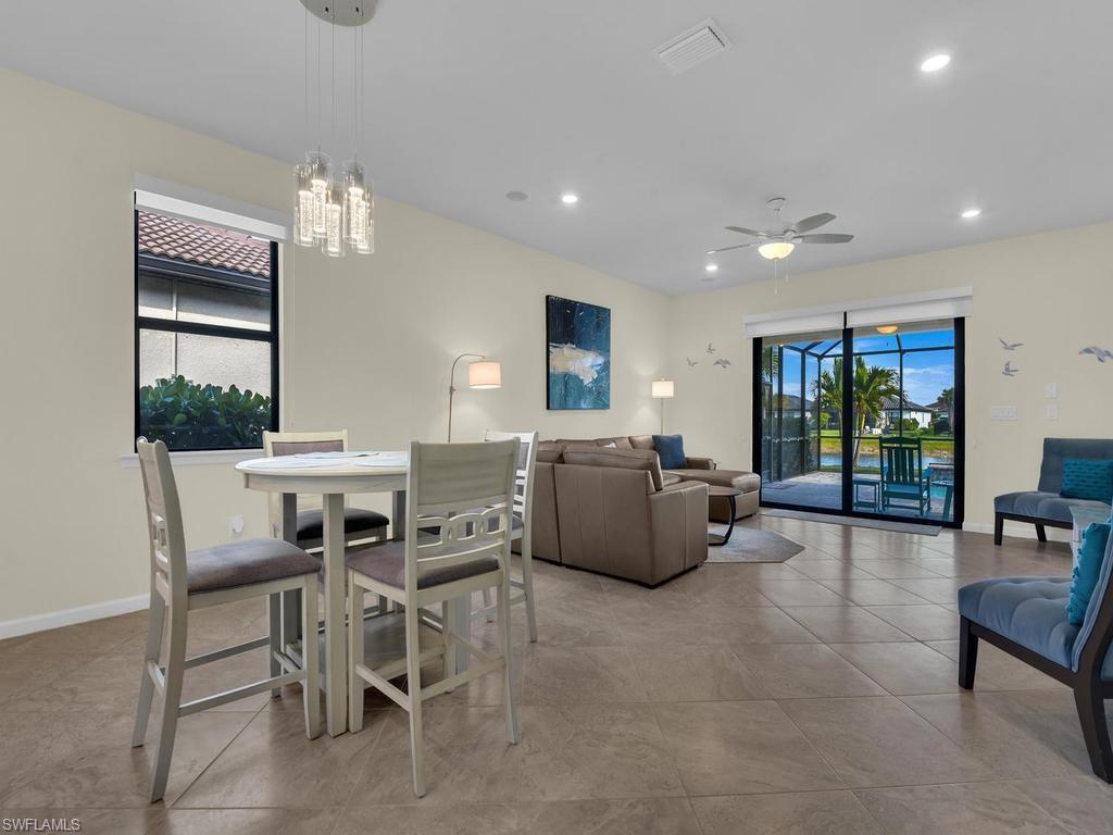 HAMPTON LAKES - Residential