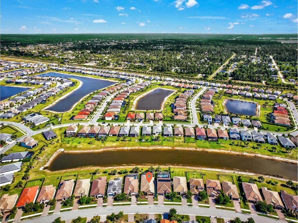 HAMPTON LAKES - Residential