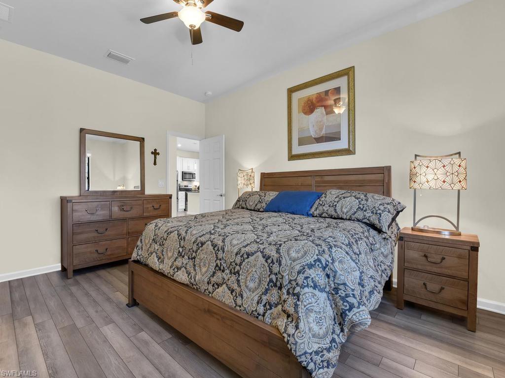 HAMPTON LAKES - Residential