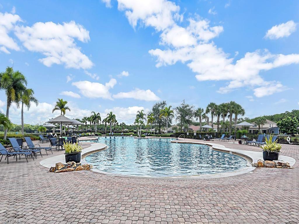 HAMPTON LAKES - Residential