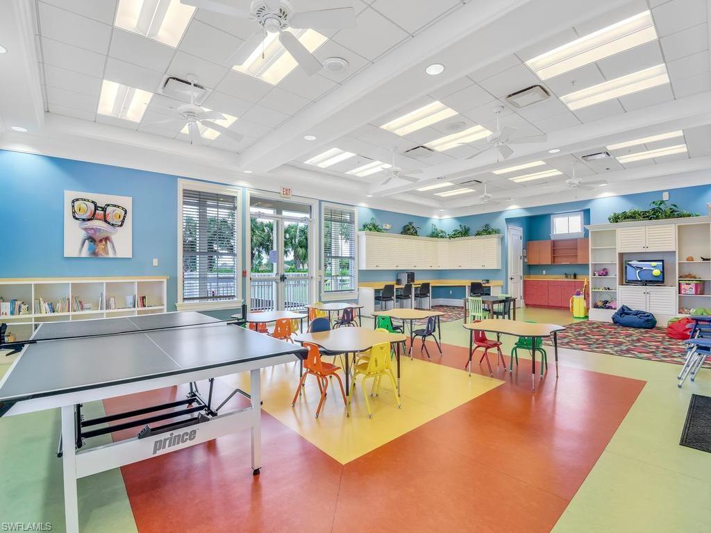 HAMPTON LAKES - Residential