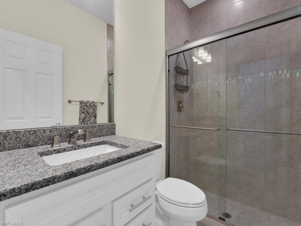 HAMPTON LAKES - Residential