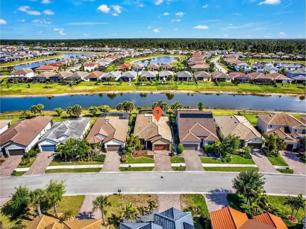 HAMPTON LAKES - Residential