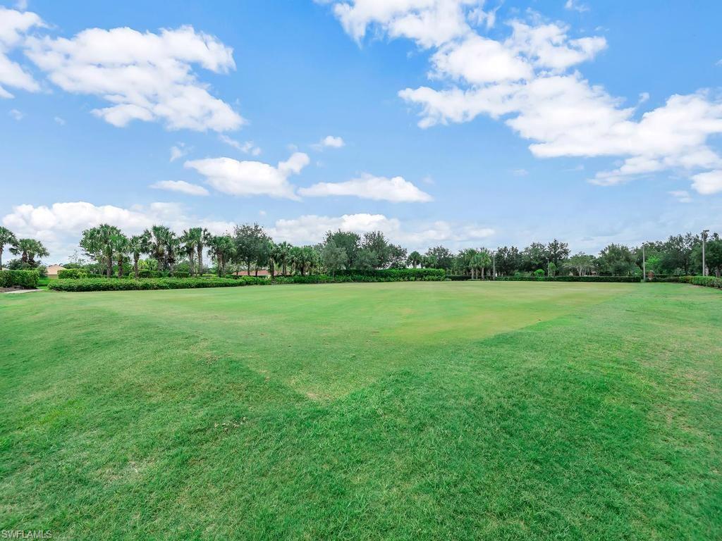 HAMPTON LAKES - Residential