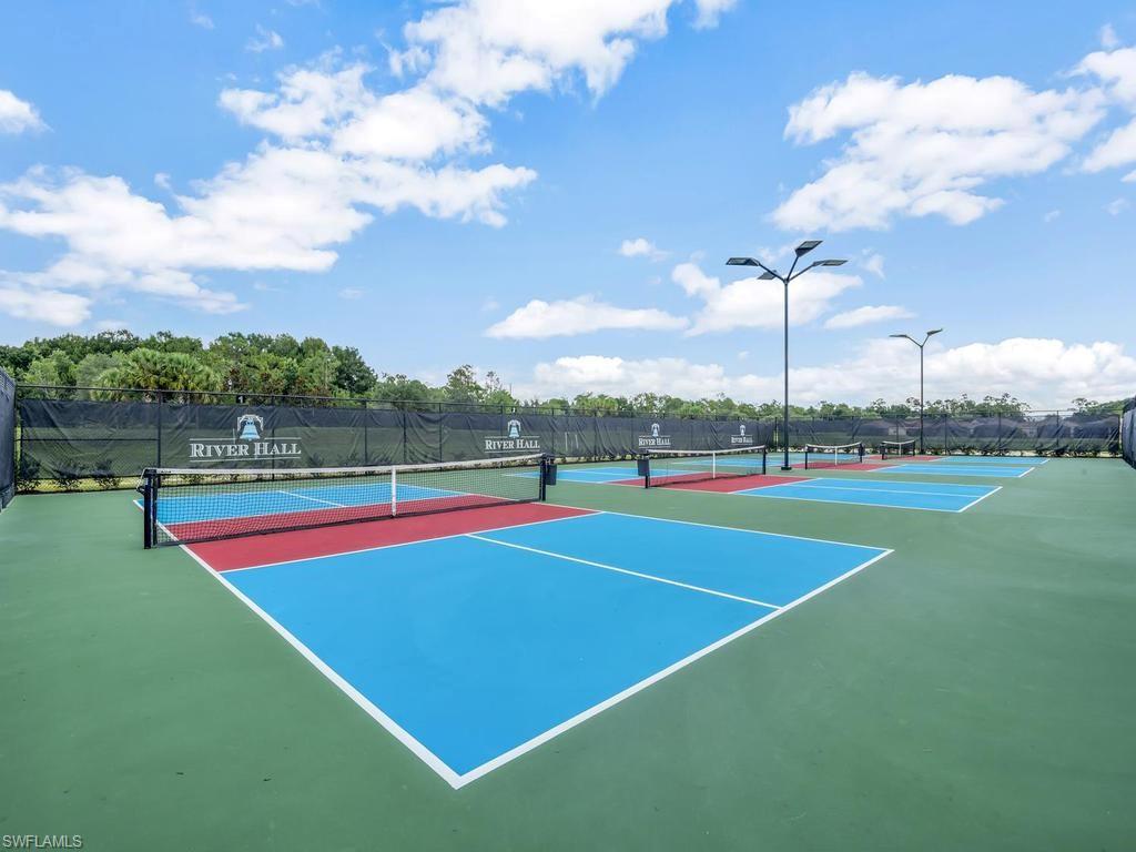 HAMPTON LAKES - Residential