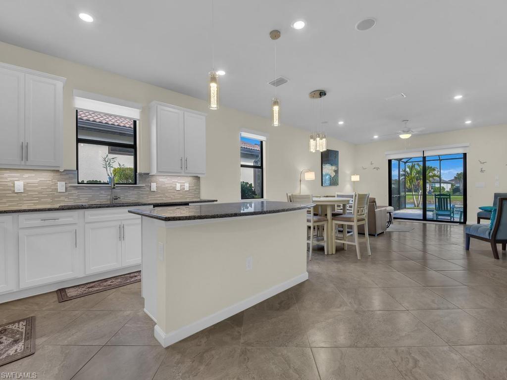 HAMPTON LAKES - Residential