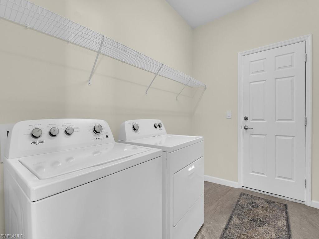 HAMPTON LAKES - Residential