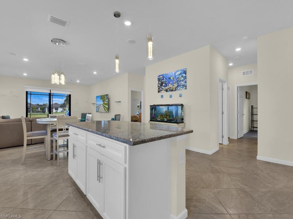 HAMPTON LAKES - Residential