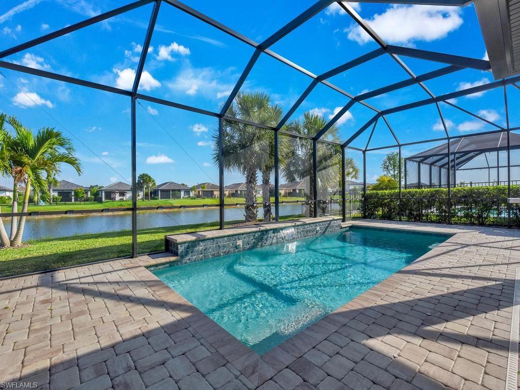 HAMPTON LAKES - Residential