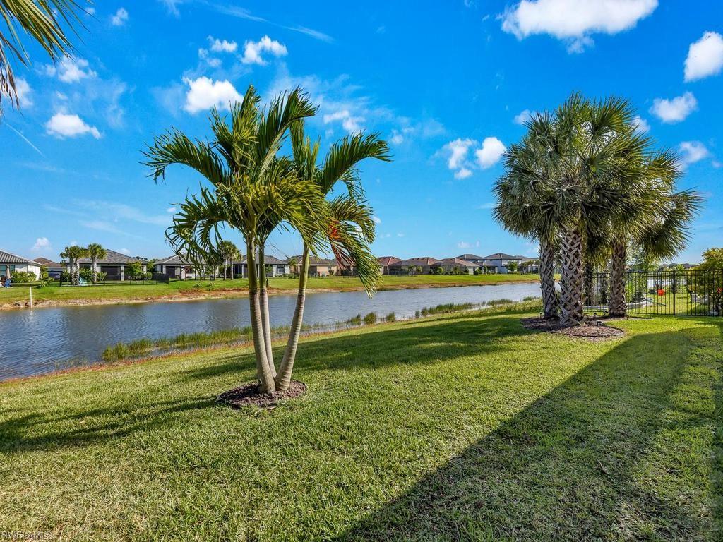 HAMPTON LAKES - Residential