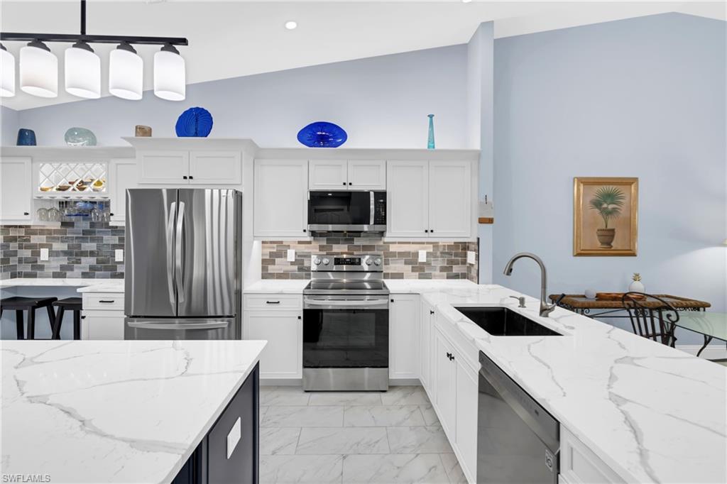 MUSTANG VILLAS - Residential