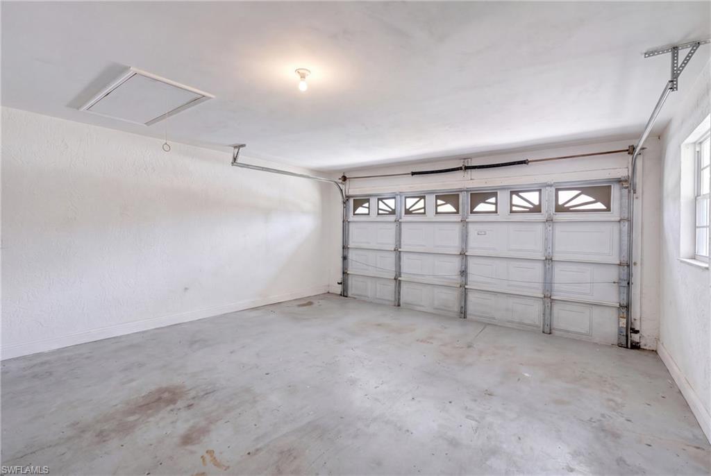 MUSTANG VILLAS - Residential