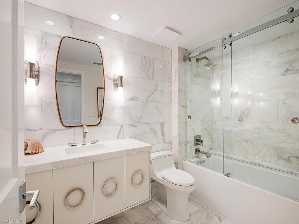 CARLYSLE AT BAY COLONY - Residential