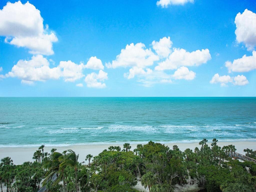 CARLYSLE AT BAY COLONY - Residential