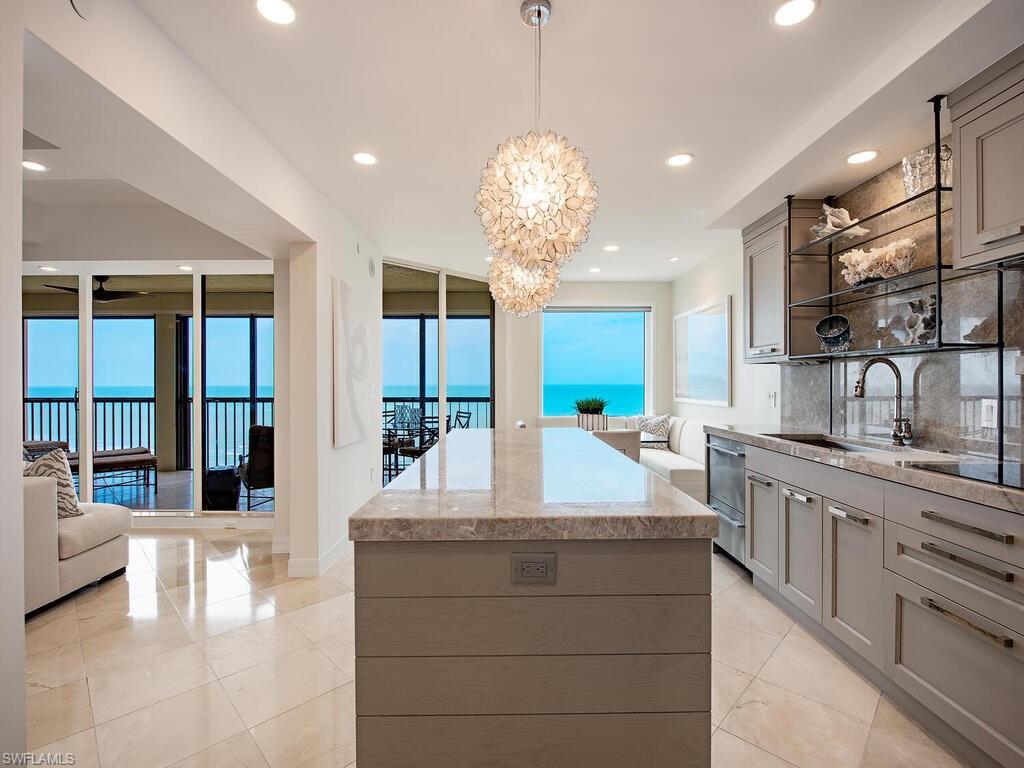 CARLYSLE AT BAY COLONY - Residential