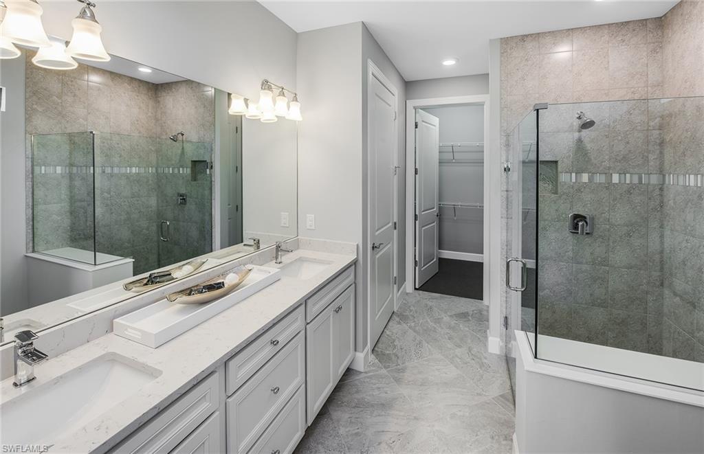 COUNTRY CLUB - Residential