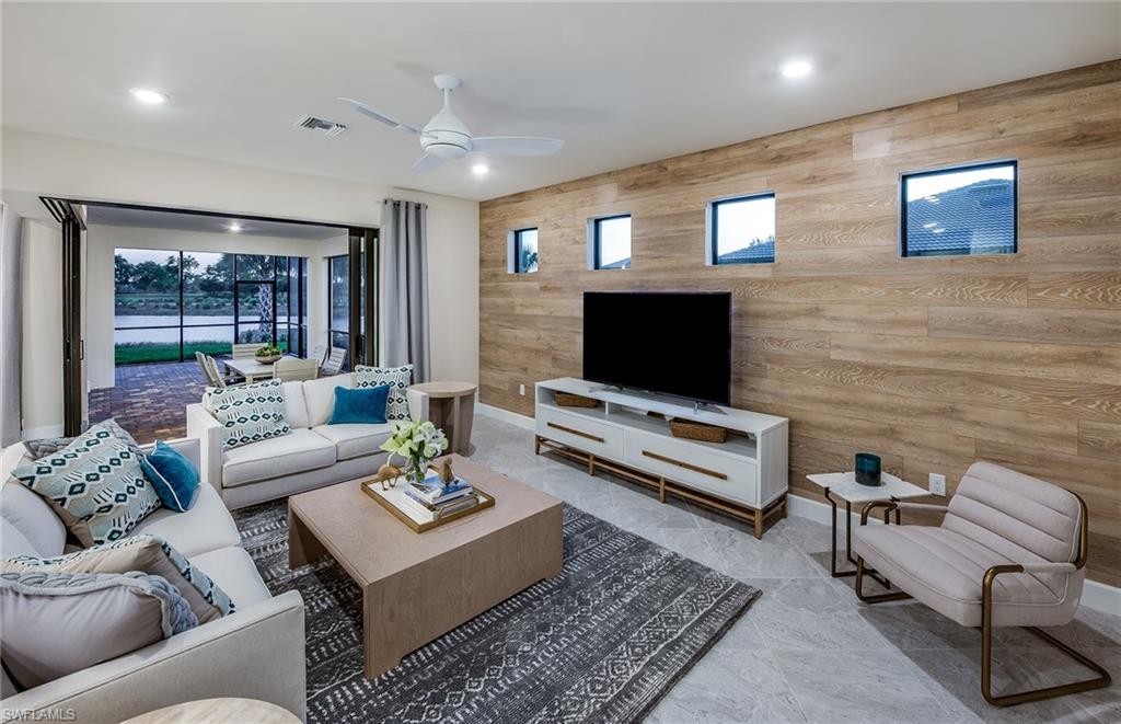 COUNTRY CLUB - Residential