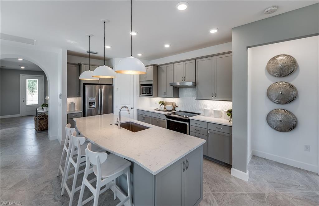 COUNTRY CLUB - Residential