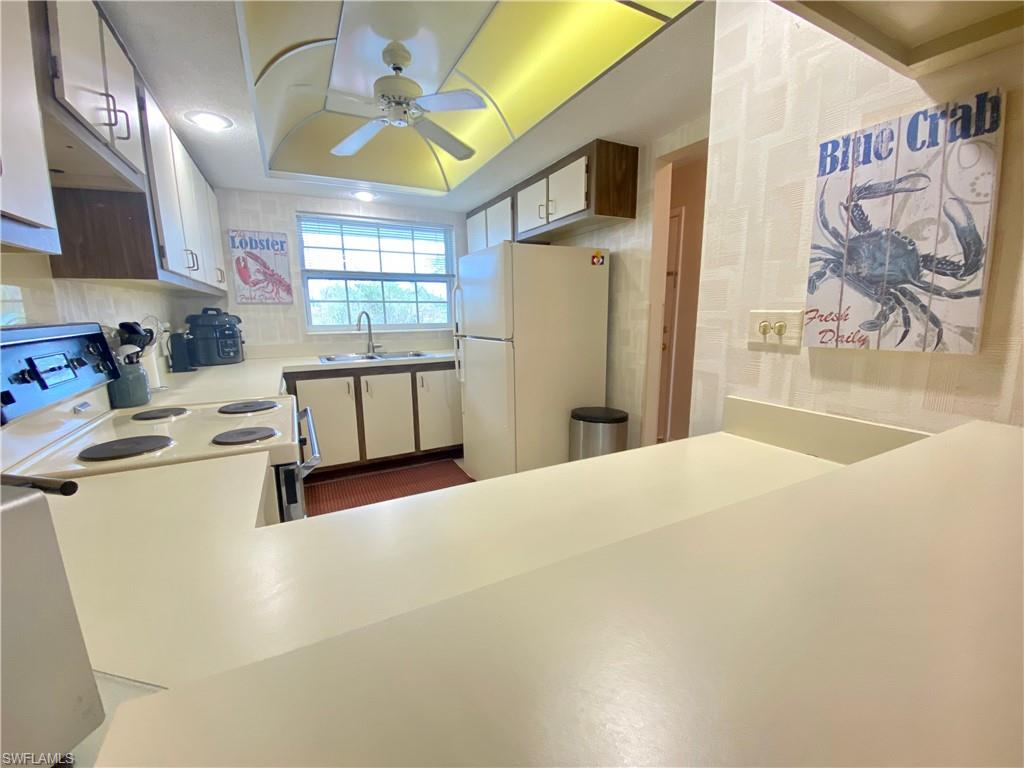 FOXMOOR CONDO - Residential