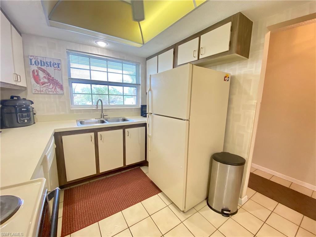 FOXMOOR CONDO - Residential