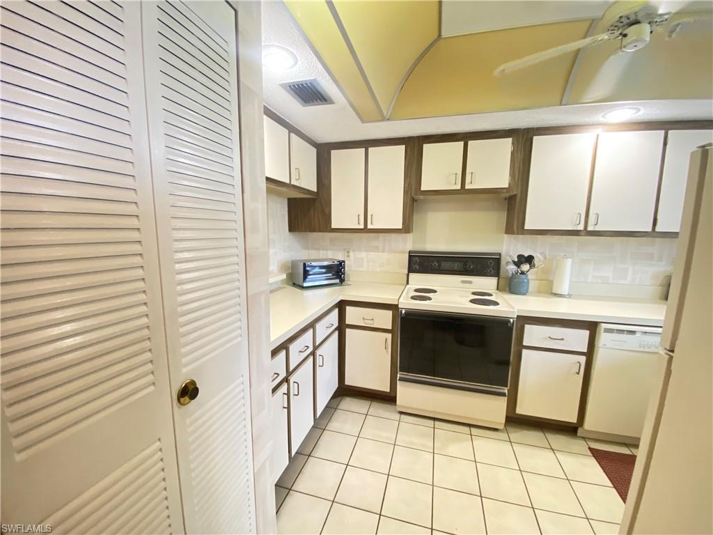 FOXMOOR CONDO - Residential