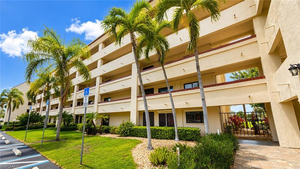 SEVEN LAKES - Residential