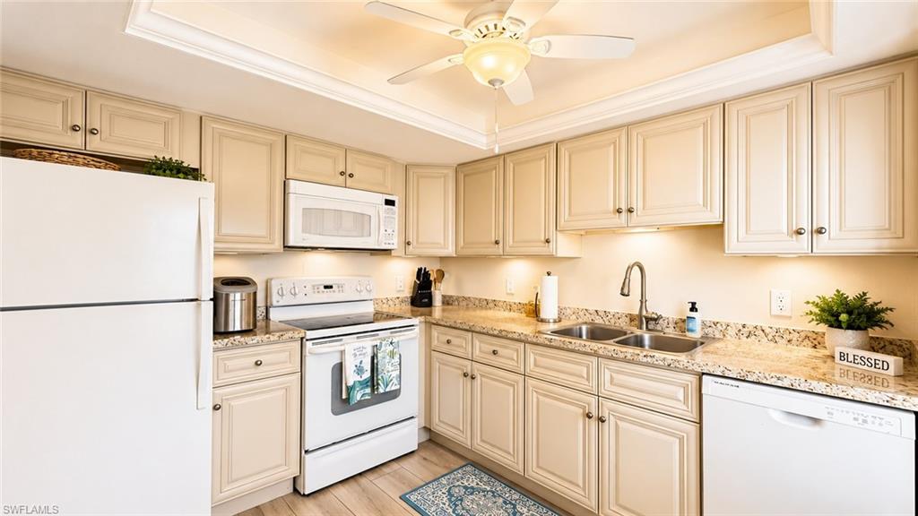 SEVEN LAKES - Residential
