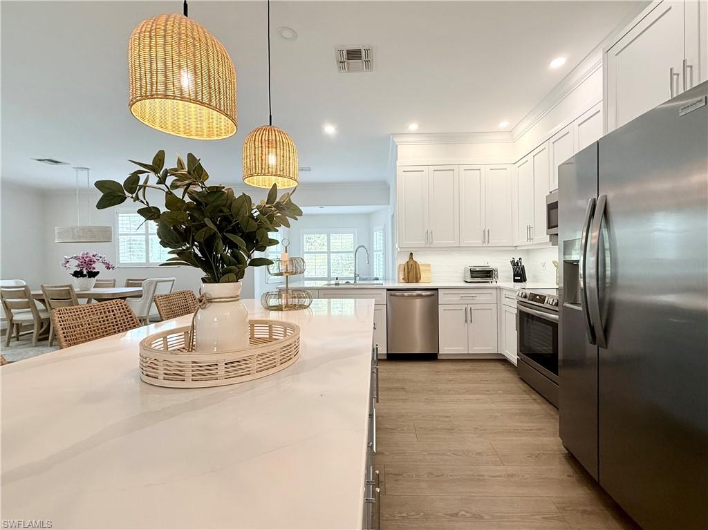 CYPRESS POINTE - Residential