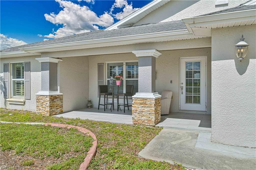 Photo of 917 Albert AVE, LEHIGH ACRES, FL 33971 (MLS # 226018826)