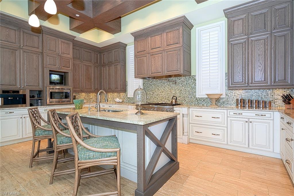 BAREFOOT BEACH - Residential