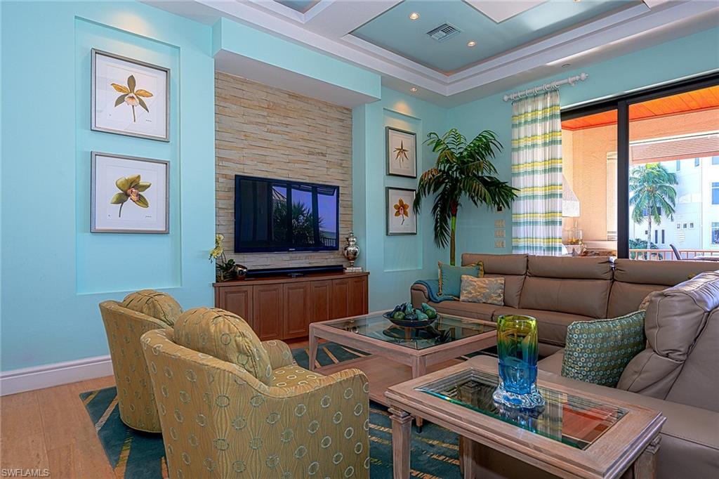 BAREFOOT BEACH - Residential