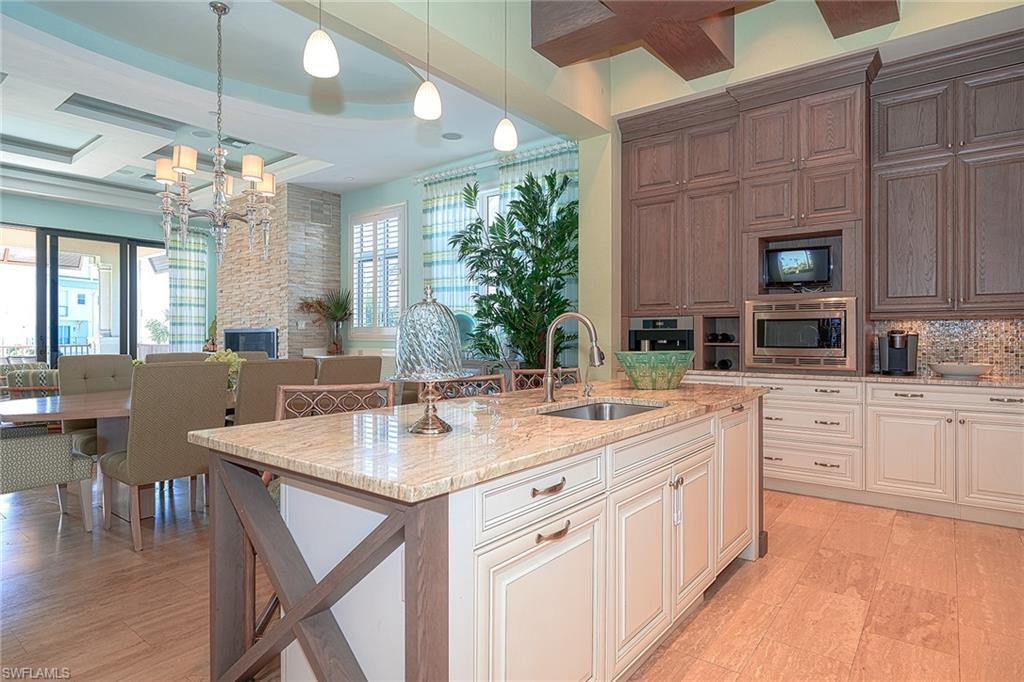 BAREFOOT BEACH - Residential