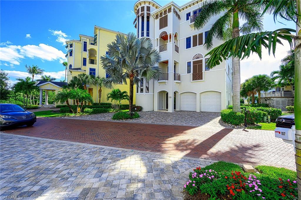 BAREFOOT BEACH - Residential