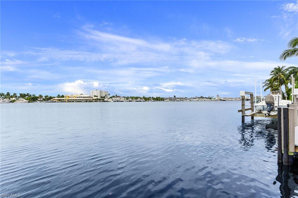 AQUALANE SHORES - Residential