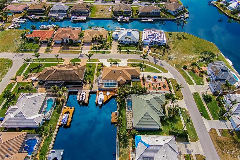 MARCO BEACH - Residential