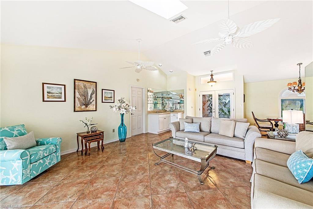 MARCO BEACH - Residential