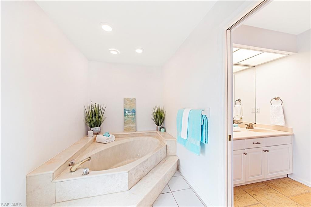 MARCO BEACH - Residential