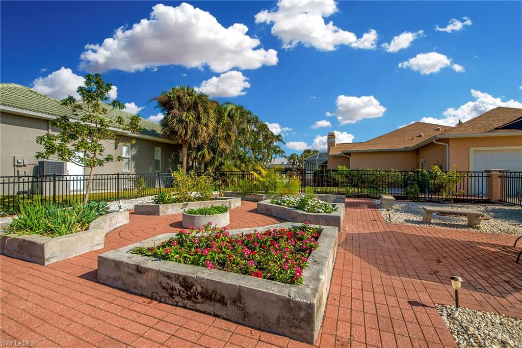 MARCO BEACH - Residential