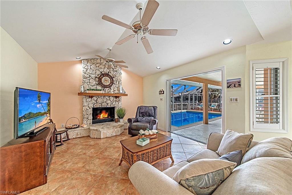 MARCO BEACH - Residential