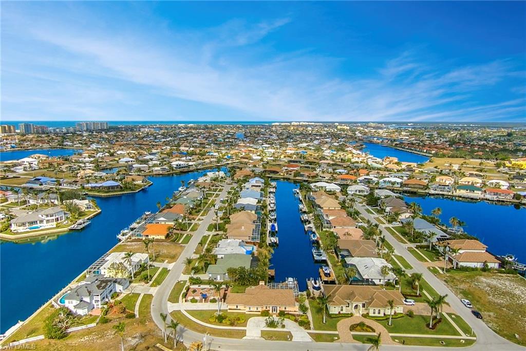 MARCO BEACH - Residential