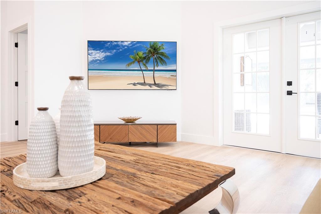 NAPLES PARK - Residential