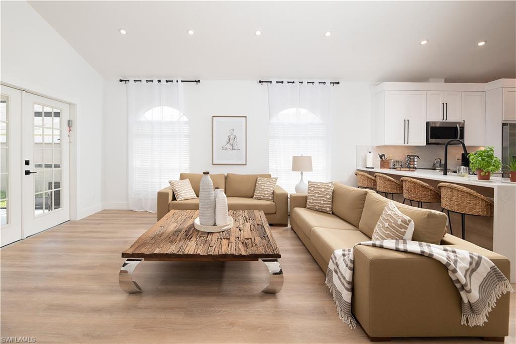 NAPLES PARK - Residential