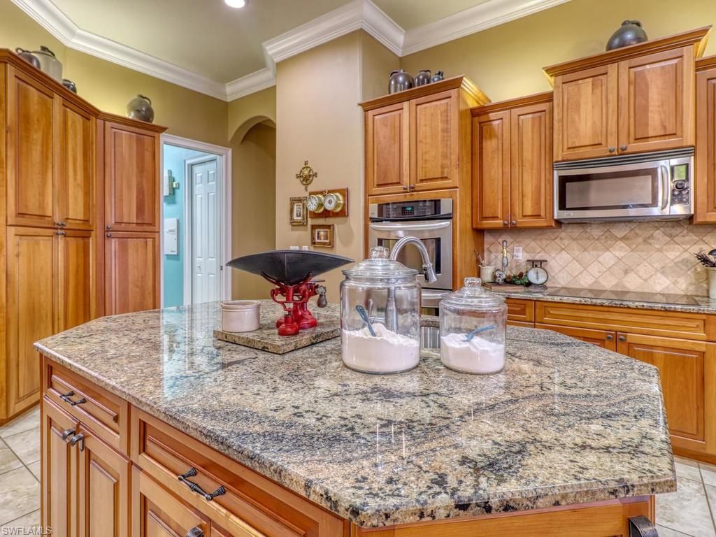 ROYAL PALM GOLF ESTATES - Residential