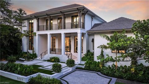 Photo of 2021 Gordon DR E, NAPLES, FL 34102 (MLS # 225003100)