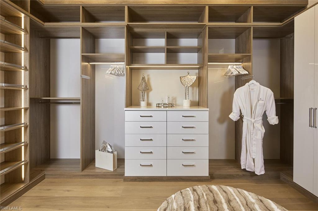 AQUALANE SHORES - Residential