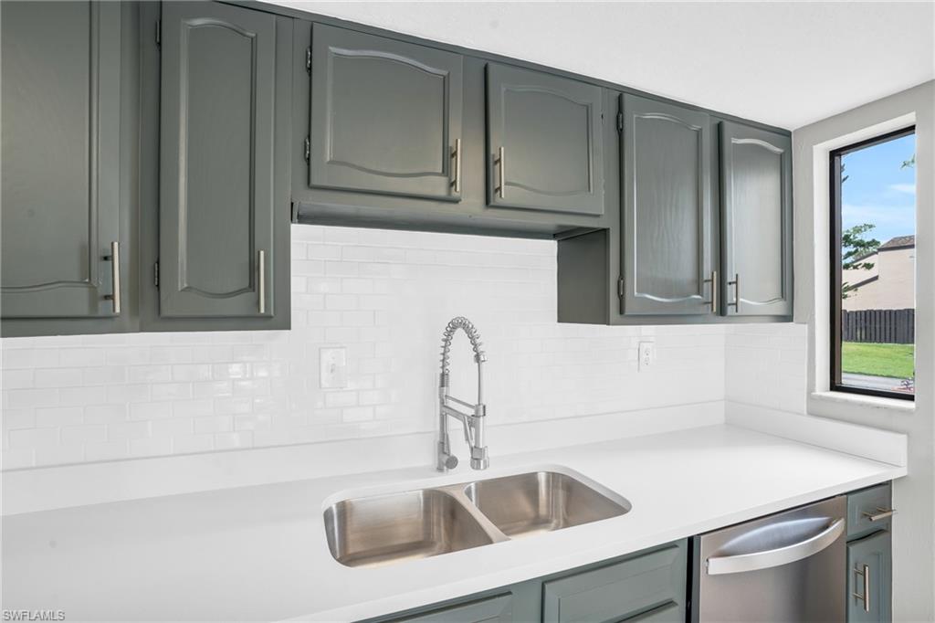 PINE GROVE TOWNHOUSES - Residential