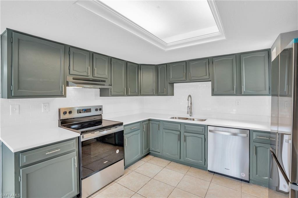 PINE GROVE TOWNHOUSES - Residential