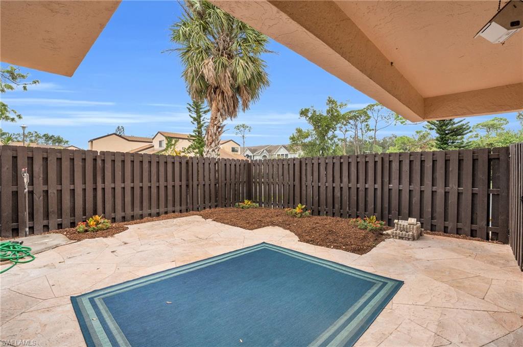 PINE GROVE TOWNHOUSES - Residential